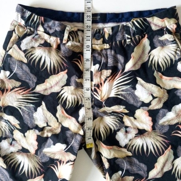 Scotch & Soda Tropical Print 8" Inseam Cotton Shorts - Picture 14 of 14